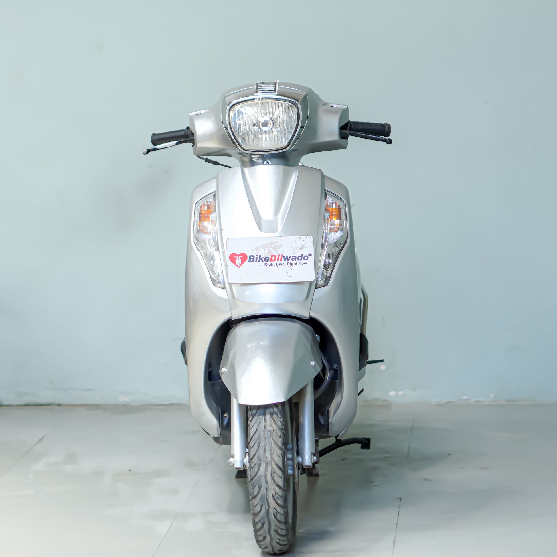 Front view Suzuki Access 125 used scooter Gurgaon headlight and handle condition