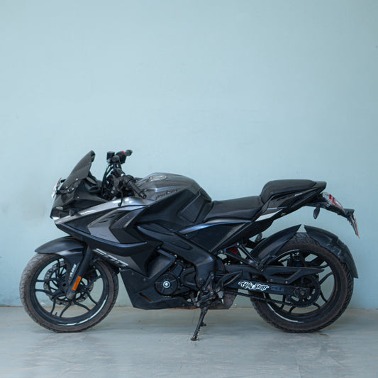 Bajaj Pulsar RS 200