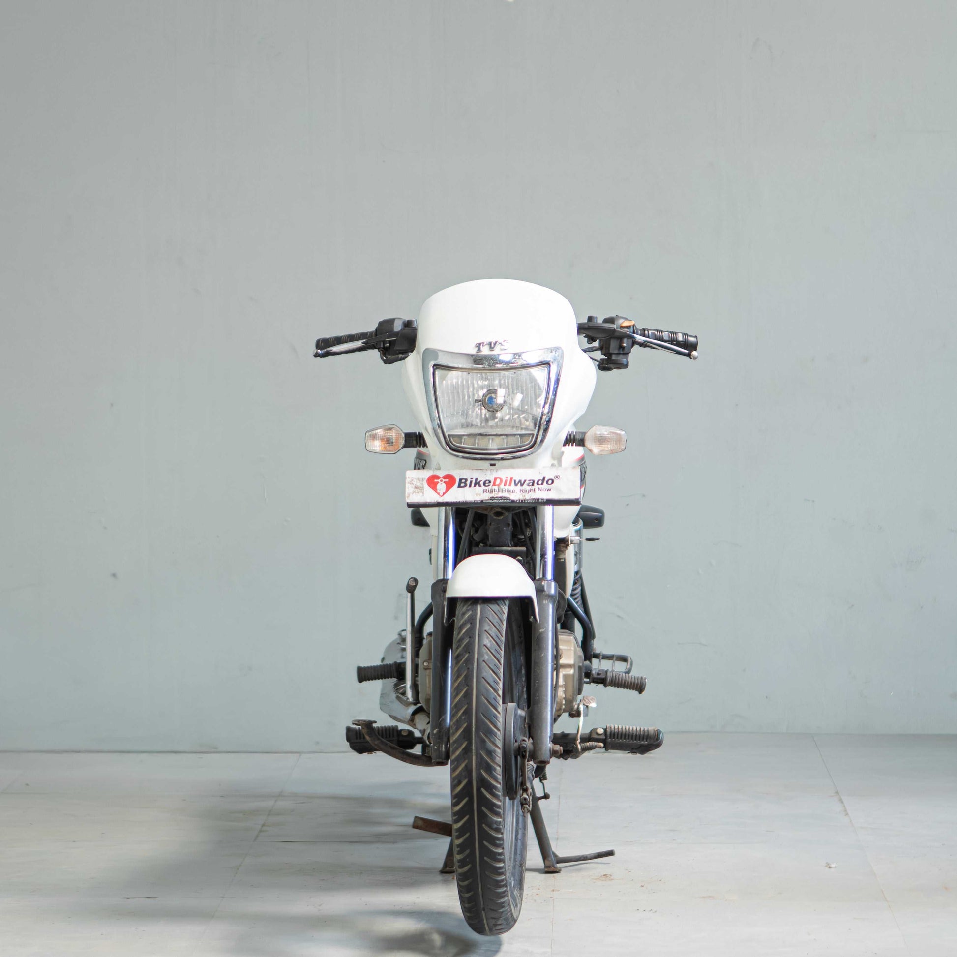 TVS Radeon front view used bike Gurgaon headlight and handle condition commuter motorcycle
