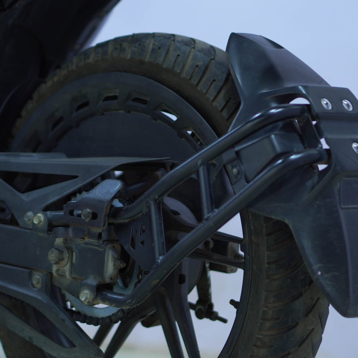 Hero Xtreme 125 R motorcycle by BikeDilwado, showcasing its sleek black design and sporty features.
