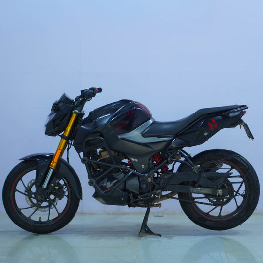 Hero Xtreme 160 motorcycle by BikeDilwado, front view showing sleek design and sporty features.
