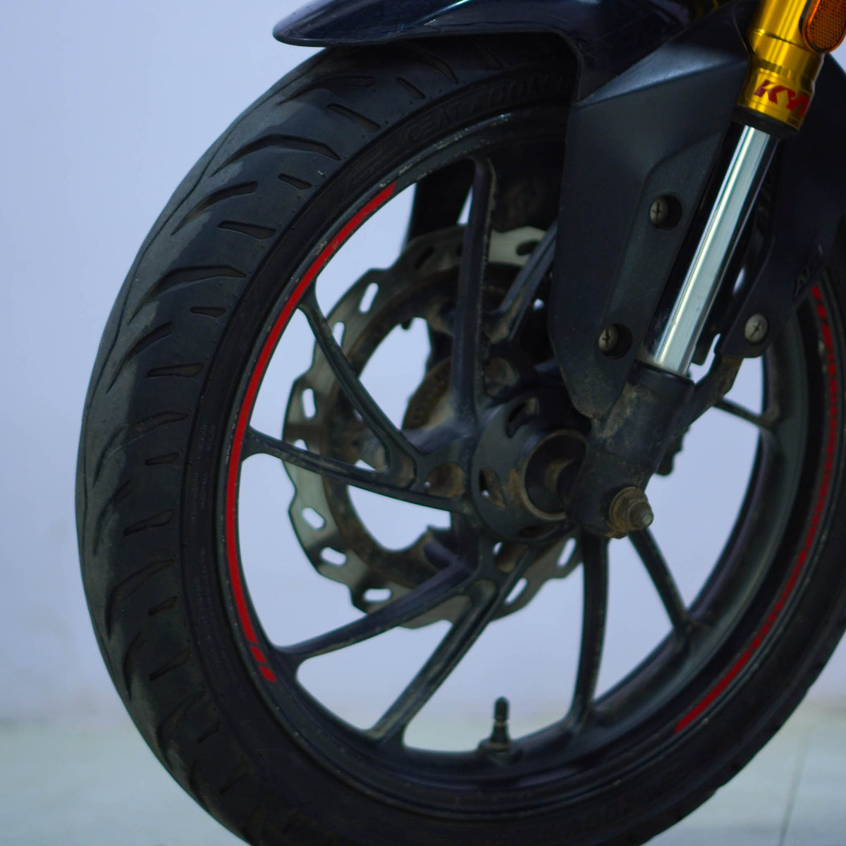 Hero Xtreme 160 motorcycle by BikeDilwado, showcasing the sleek design and sporty profile of the bike.