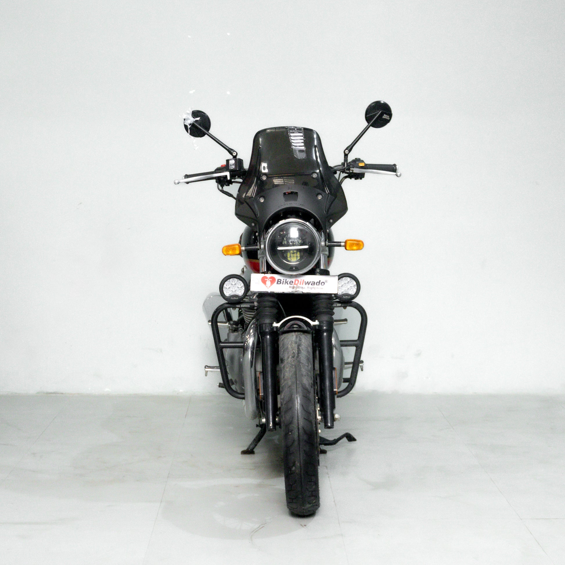 Used Royal Enfield Interceptor 650 bike in Gurgaon – front view