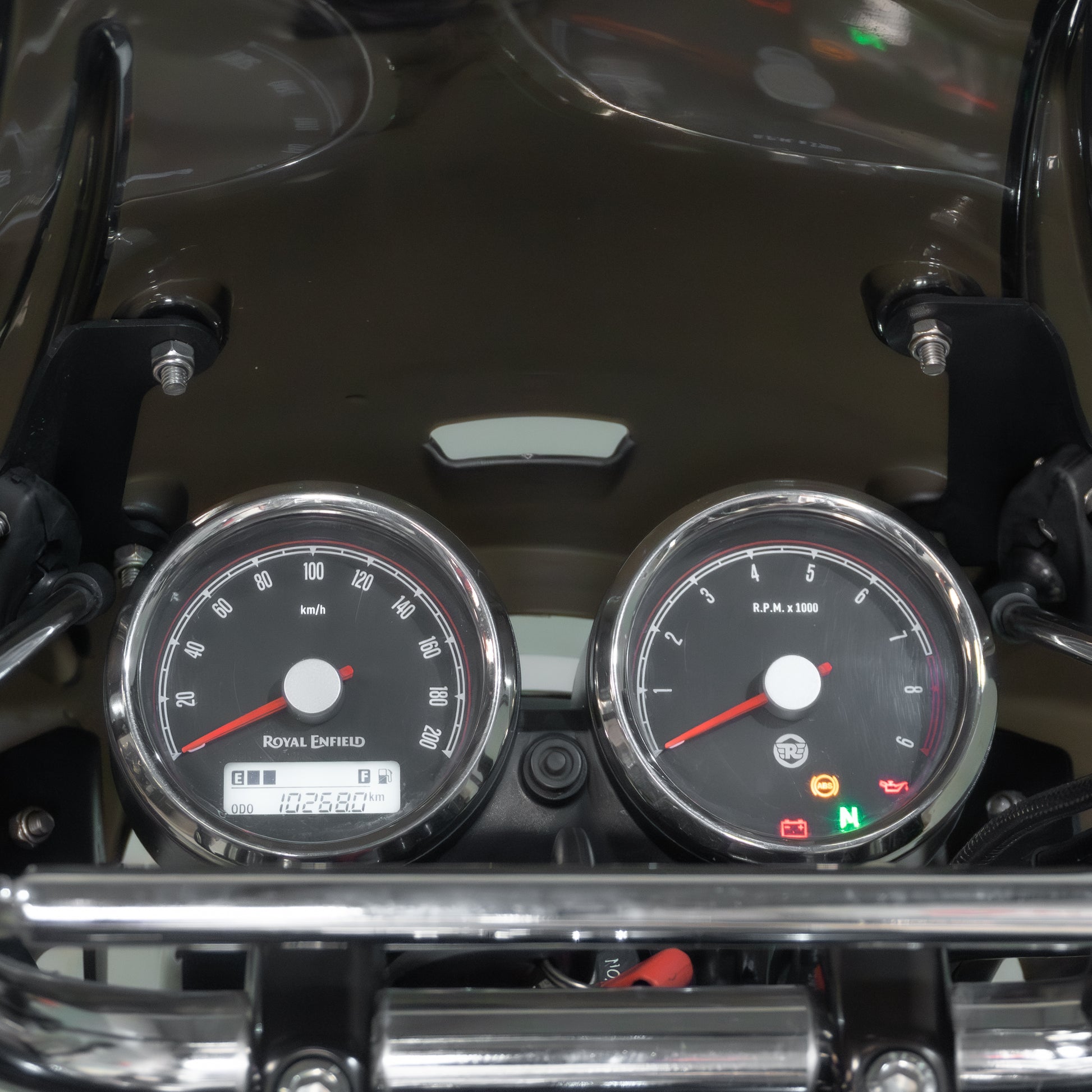 Royal Enfield Interceptor 650 dashboard and speedometer